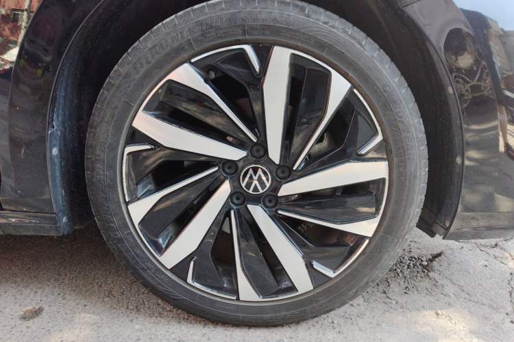 Used Volkswagen Passat 2022 330TSI Starry Elite Edition Right Front Wheel Hub