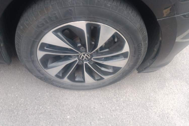 Used Volkswagen Passat 2022 330TSI Elite Edition Right Front Wheel Hub