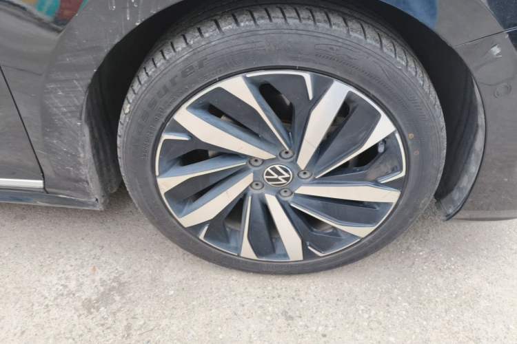 Used Volkswagen Passat 2022 330TSI Starry Luxury Edition Right Front Wheel Hub