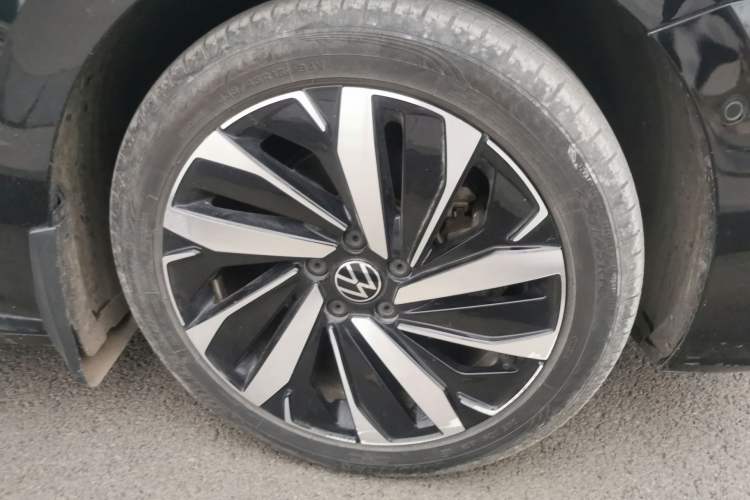 Used Volkswagen Passat 2022 330TSI Starry Luxury Edition Right Front Wheel Hub