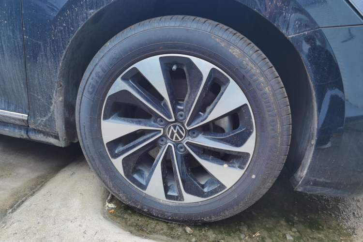 Used Volkswagen Passat 2022 330TSI Starry Elite Edition Right Front Wheel Hub