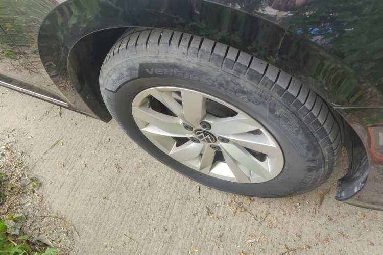 Used Volkswagen Passat 2022 280TSI Business Edition Right Front Wheel Hub