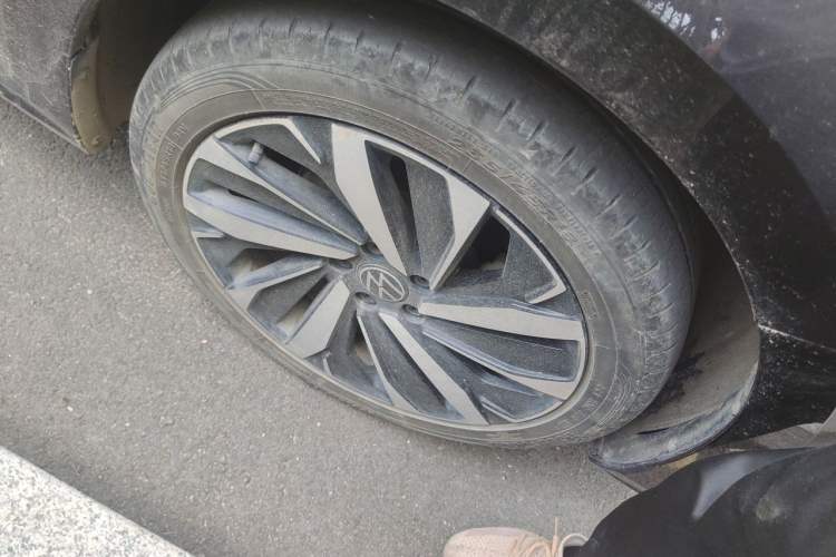 Used Volkswagen Passat 2022 330TSI Starry Elite Edition Right Front Wheel Hub