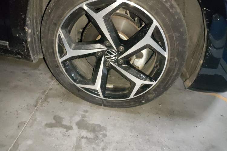 Used Volkswagen Passat 2022 330TSI Starry Luxury Edition Right Front Wheel Hub