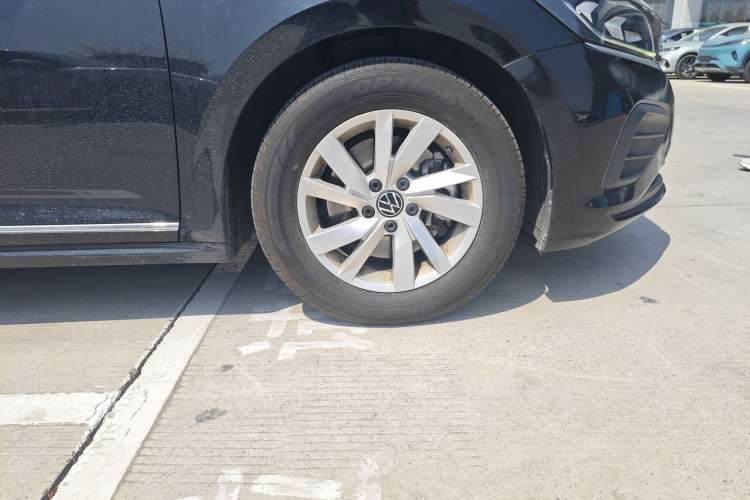 Used Volkswagen Passat 2022 280TSI Business Edition Right Front Wheel Hub