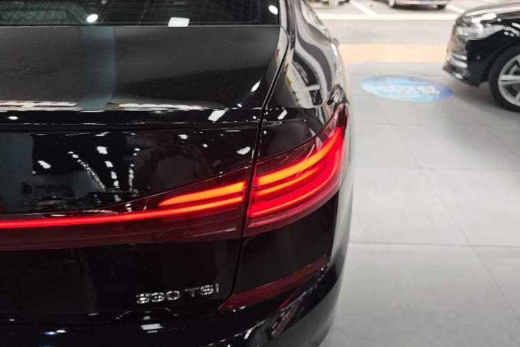 Used Volkswagen Passat 2022 330TSI Starry Luxury Edition Right Rear Taillight