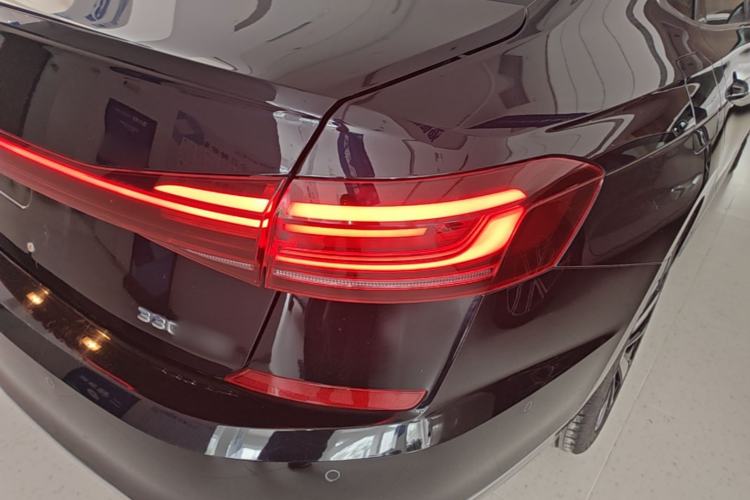 Used Volkswagen Passat 2022 330TSI Starry Luxury Edition Right Rear Taillight
