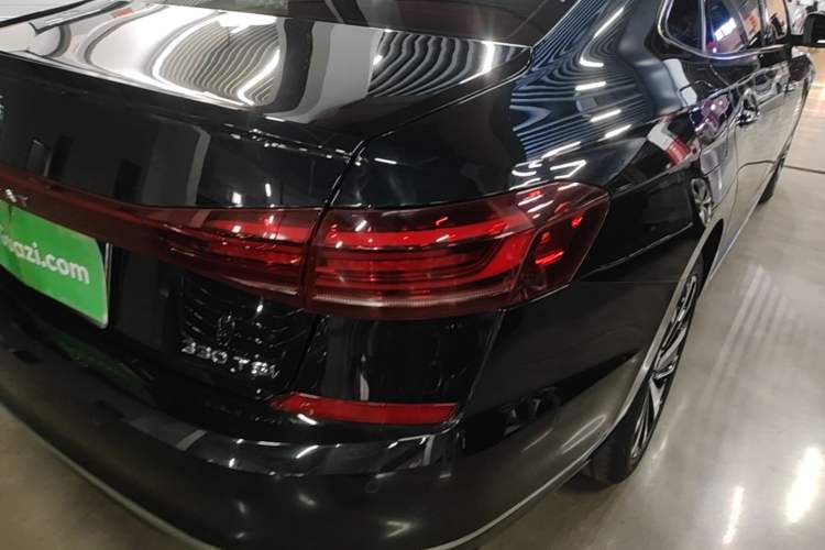 Used Volkswagen Passat 2022 330TSI Starry Luxury Edition Right Rear Taillight