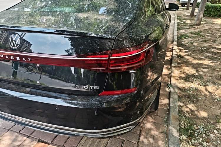 Used Volkswagen Passat 2022 330TSI Starry Luxury Edition Right Rear Taillight
