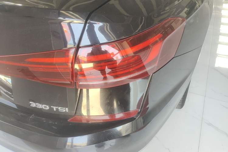Used Volkswagen Passat 2022 330TSI Starry Luxury Edition Right Rear Taillight