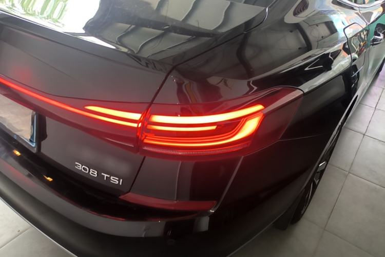 Used Volkswagen Passat 2022 330TSI Starry Luxury Edition Right Rear Taillight
