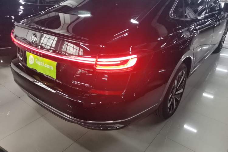 Used Volkswagen Passat 2022 330TSI Starry Luxury Edition Right Rear Taillight