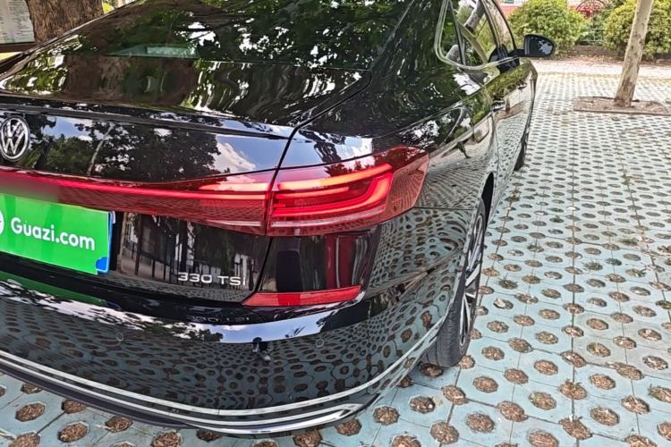 Used Volkswagen Passat 2022 330TSI Starry Luxury Edition – Exclusive Special Edition Right Rear Taillight