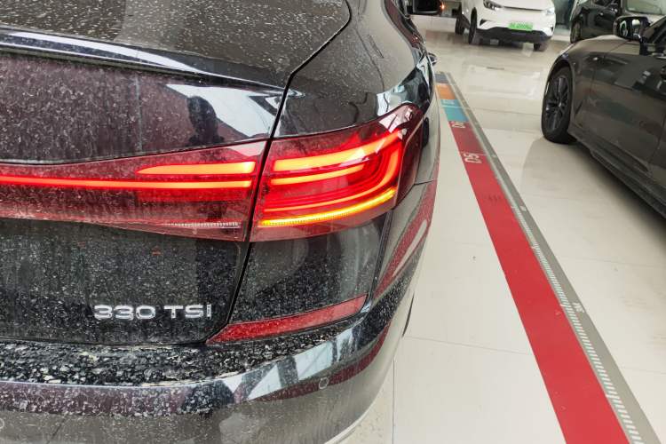 Used Volkswagen Passat 2022 330TSI Luxury Edition Right Rear Taillight