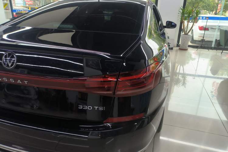 Used Volkswagen Passat 2022 330TSI Starry Luxury Edition Right Rear Taillight