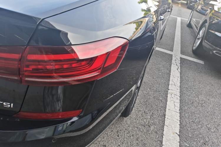 Used Volkswagen Passat 2022 280TSI Elite Edition Right Rear Taillight