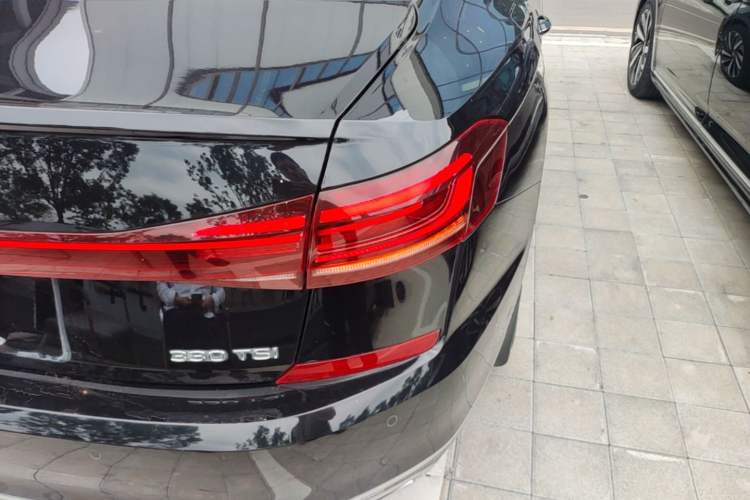Used Volkswagen Passat 2022 330TSI Luxury Edition Right Rear Taillight
