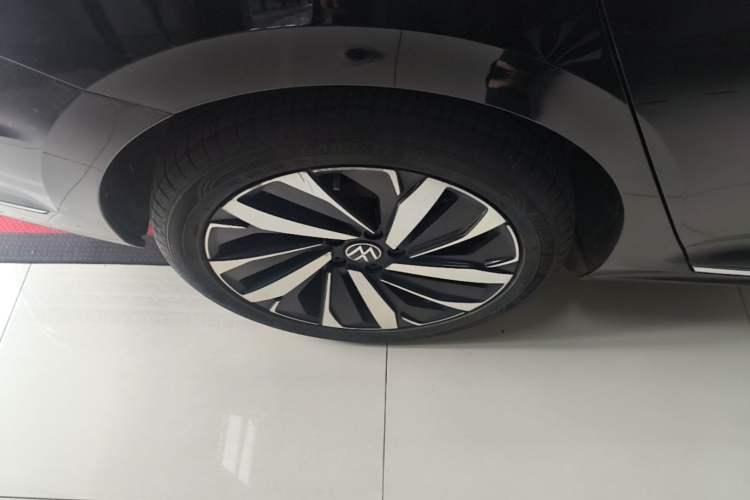 Used Volkswagen Passat 2022 330TSI Starry Elite Edition Right Rear Wheel Hub
