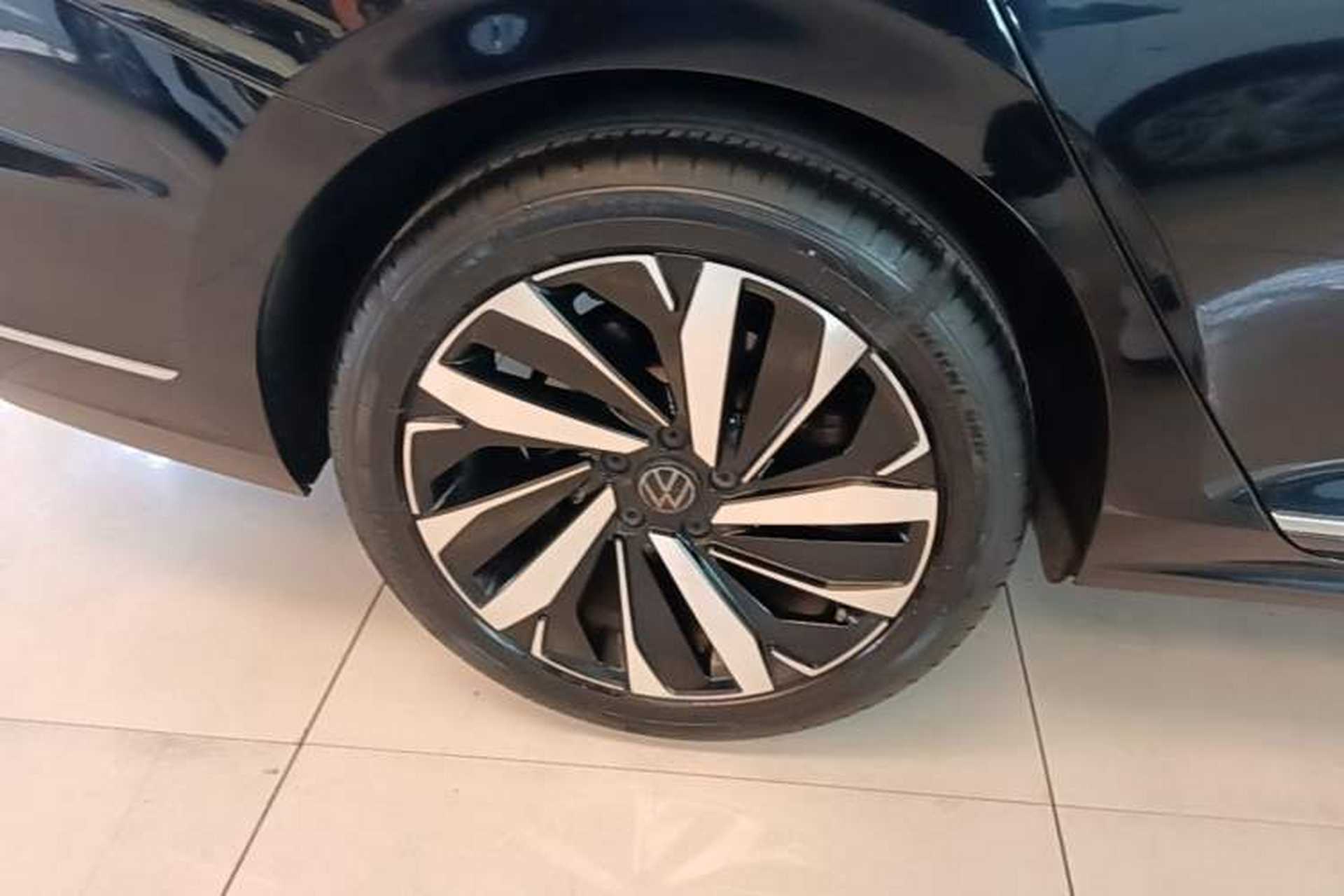 Used Volkswagen Passat 2022 330TSI Elite Edition Right Rear Wheel Hub
