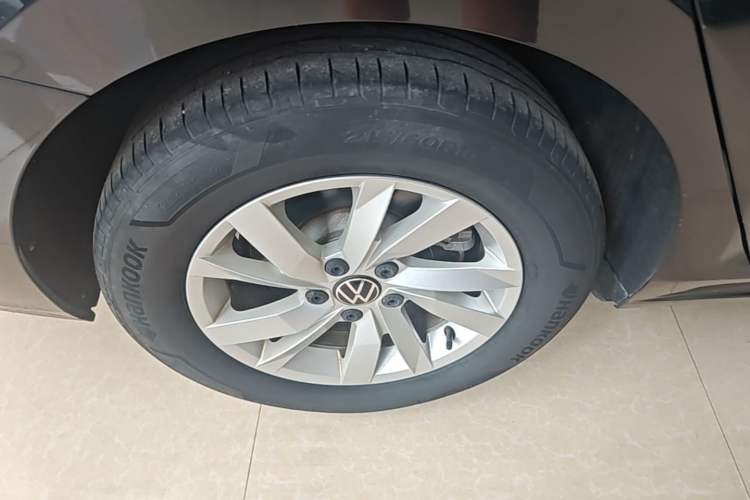 Used Volkswagen Passat 2022 280TSI Business Edition Right Rear Wheel Hub