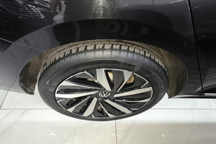 Used Volkswagen Passat 2022 330TSI Luxury Edition Right Rear Wheel Hub