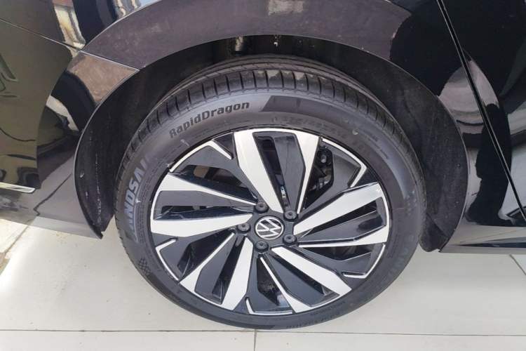 Used Volkswagen Passat 2022 330TSI Luxury Edition Right Rear Wheel Hub