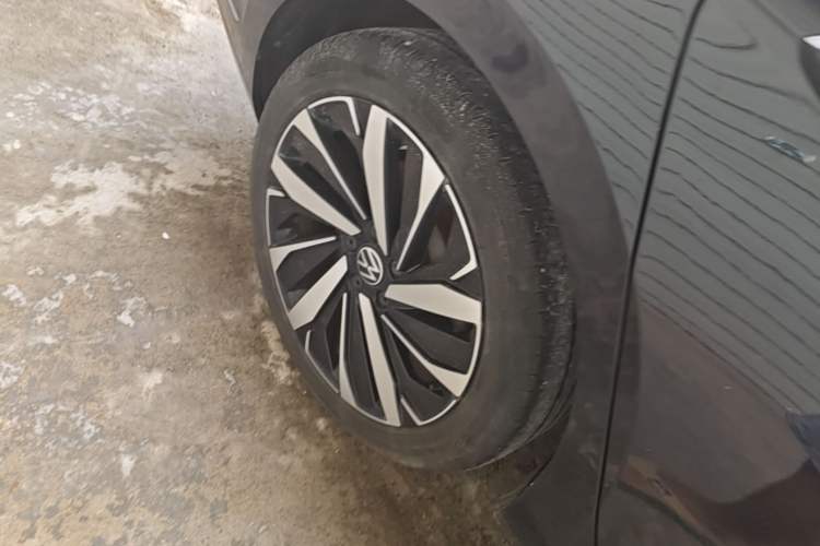 Used Volkswagen Passat 2022 330TSI Starry Elite Edition Right Rear Wheel Hub