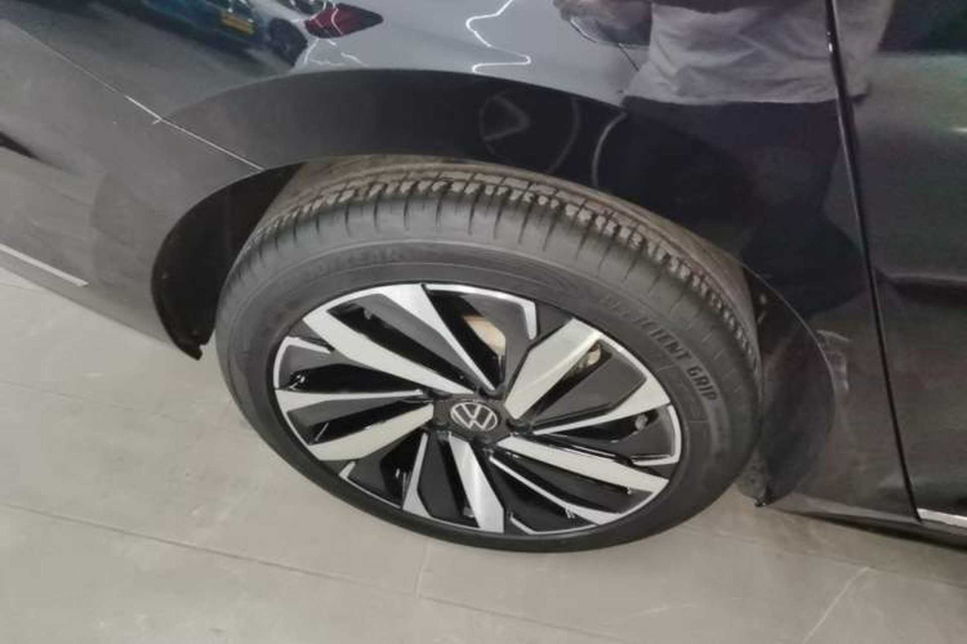 Used Volkswagen Passat 2022 330TSI Starry Luxury Edition Right Rear Wheel Hub