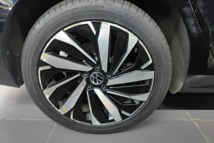 Used Volkswagen Passat 2022 330TSI Starry Elite Edition Custom Version Right Rear Wheel Hub