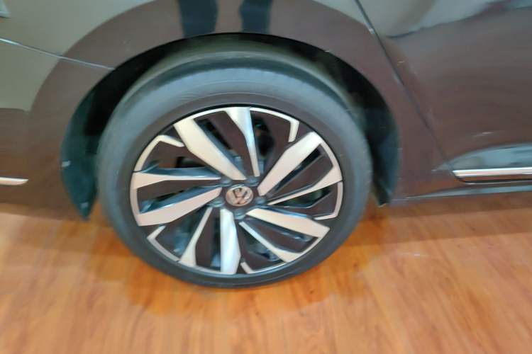 Used Volkswagen Passat 2022 330TSI Starry Elite Edition Right Rear Wheel Hub