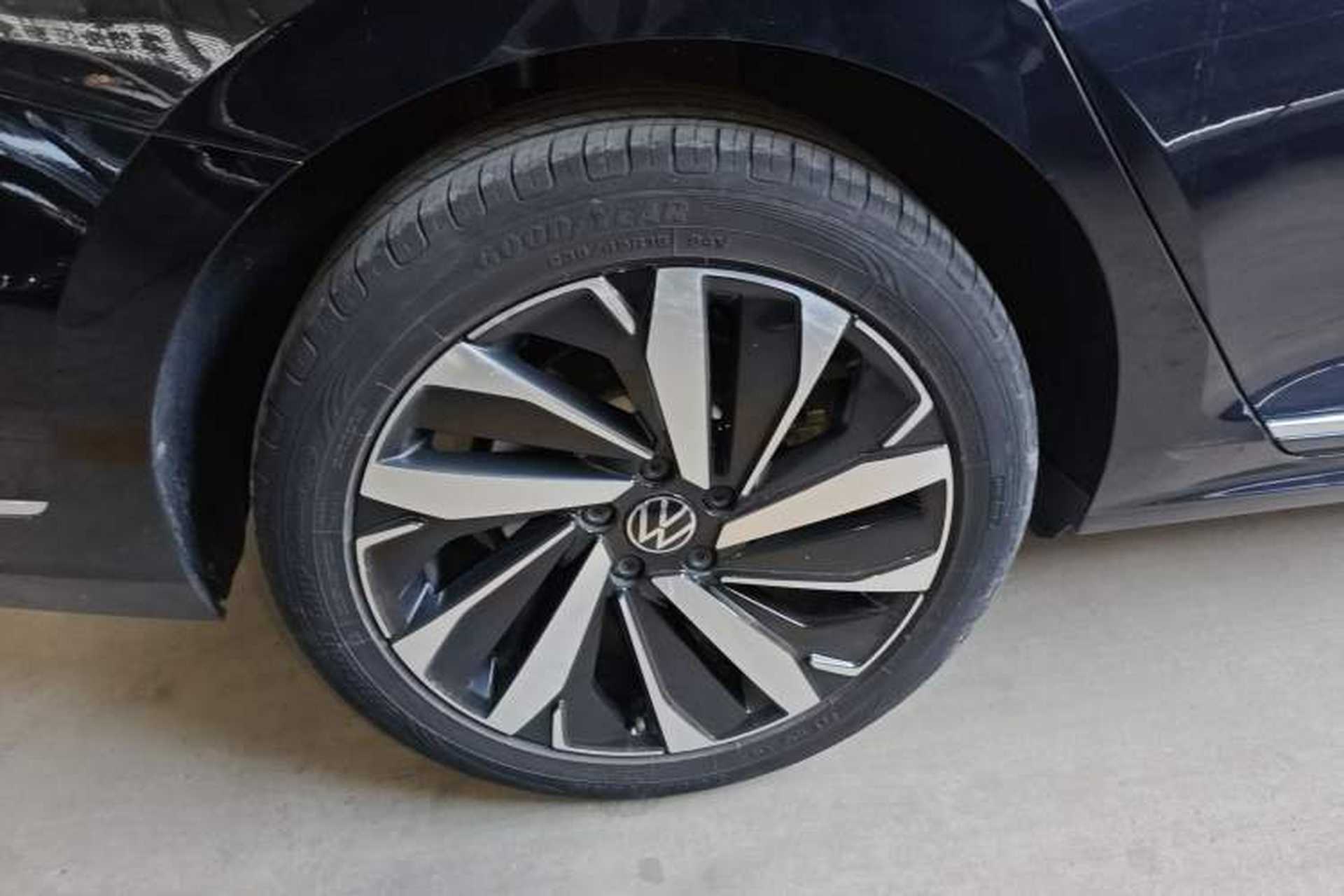 Used Volkswagen Passat 2022 330TSI Starry Luxury Edition Right Rear Wheel Hub