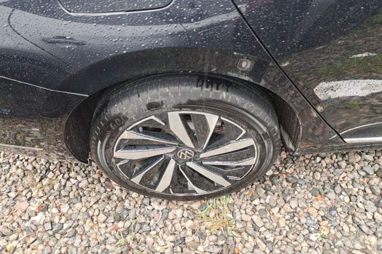 Used Volkswagen Passat 2022 330TSI Starry Elite Edition Right Rear Wheel Hub