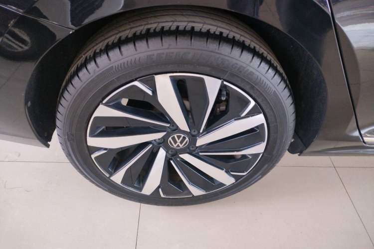 Used Volkswagen Passat 2022 330TSI Luxury Edition Right Rear Wheel Hub