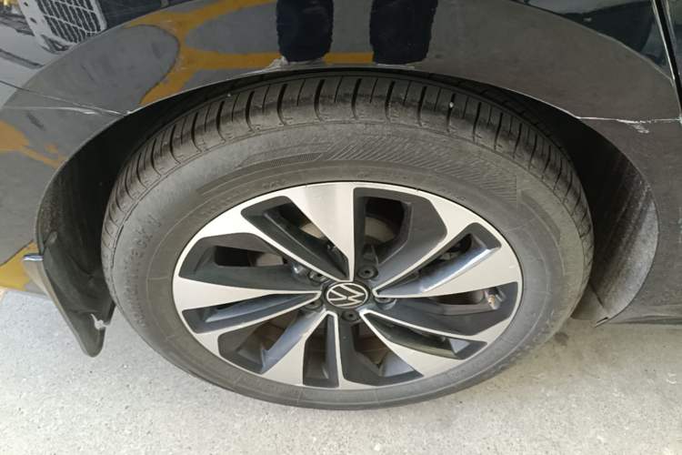 Used Volkswagen Passat 2022 330TSI Starry Elite Edition Right Rear Wheel Hub