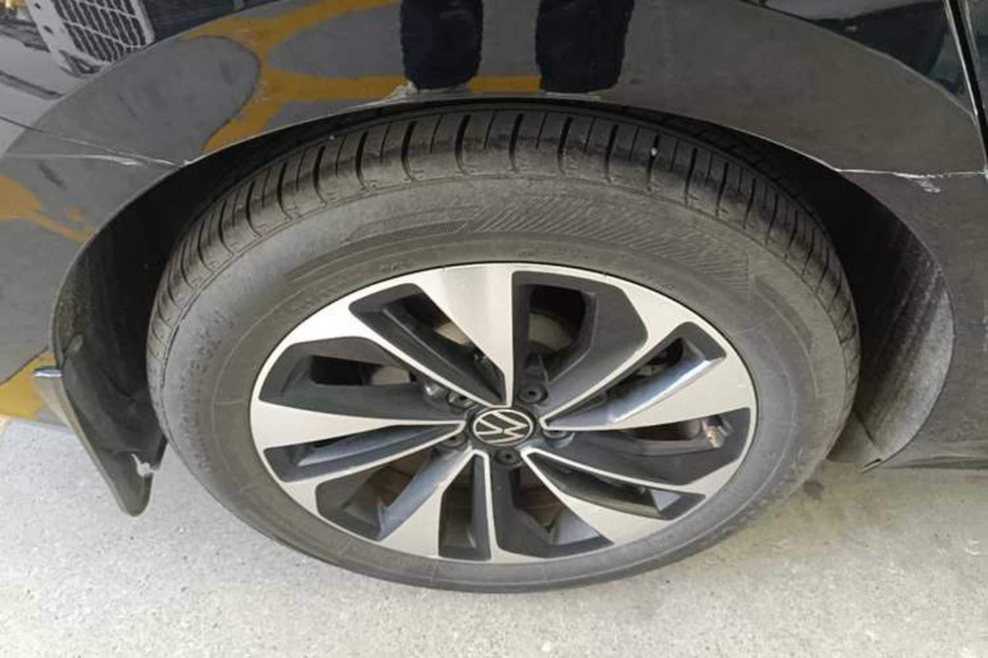 Used Volkswagen Passat 2022 330TSI Starry Elite Edition Right Rear Wheel Hub