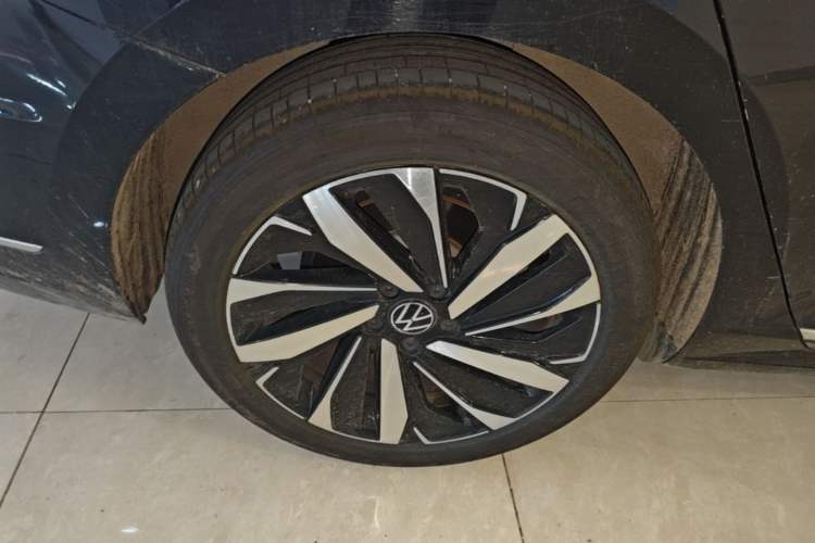 Used Volkswagen Passat 2022 330TSI Elite Edition Right Rear Wheel Hub
