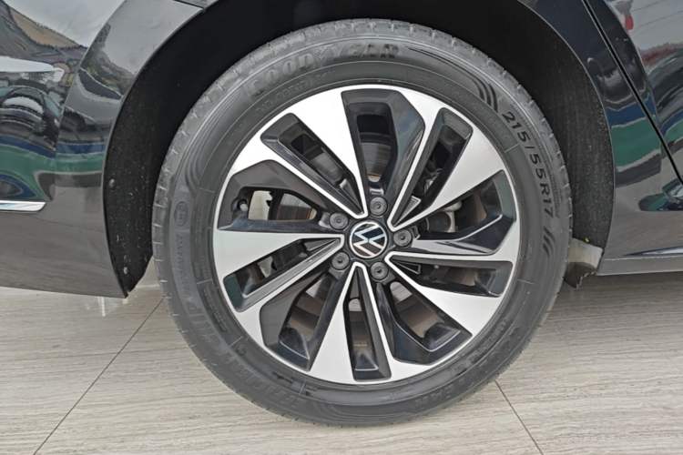 Used Volkswagen Passat 2022 330TSI Starry Elite Edition Custom Version Right Rear Wheel Hub