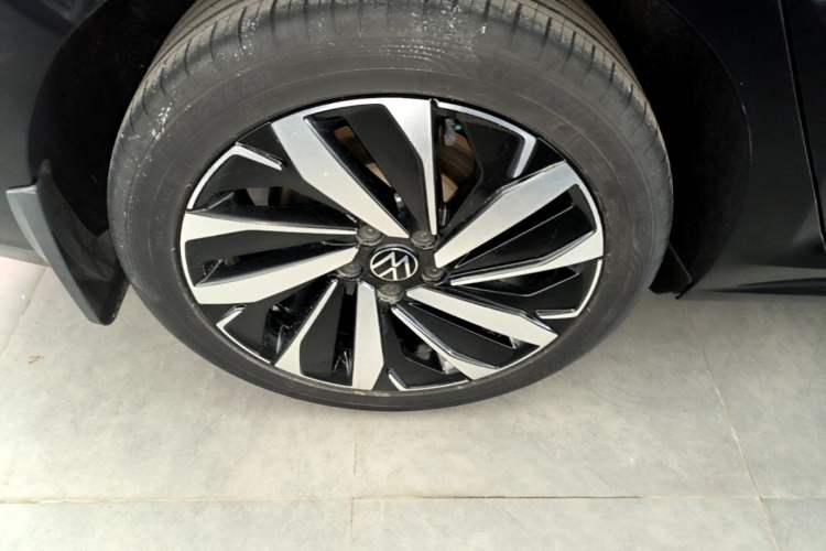 Used Volkswagen Passat 2022 330TSI Starry Luxury Edition Right Rear Wheel Hub