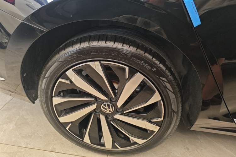 Used Volkswagen Passat 2022 330TSI Starry Luxury Edition Right Rear Wheel Hub