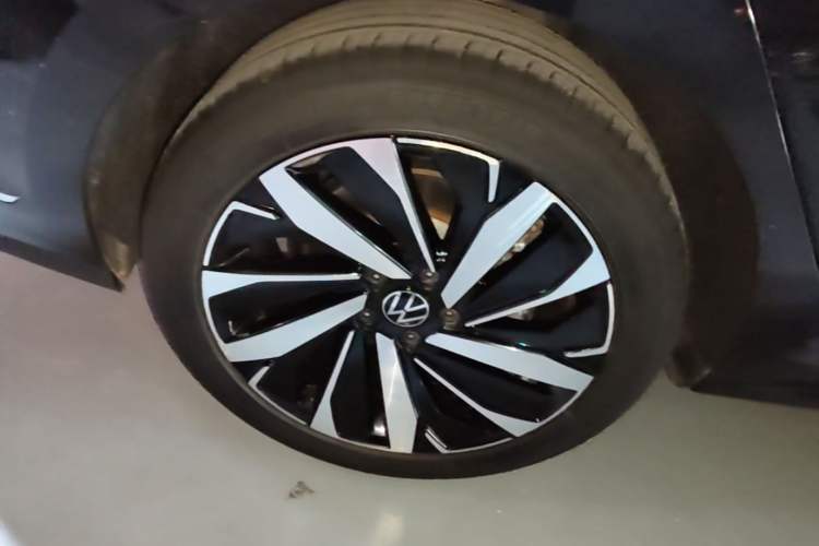 Used Volkswagen Passat 2022 330TSI Elite Edition Right Rear Wheel Hub
