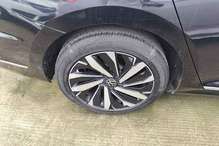 Used Volkswagen Passat 2022 330TSI Elite Edition Custom Version Right Rear Wheel Hub