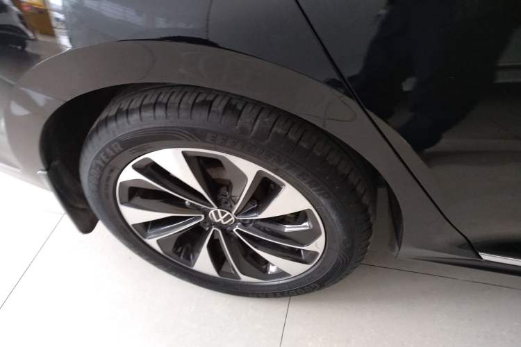 Used Volkswagen Passat 2022 330TSI Elite Edition Custom Version Right Rear Wheel Hub