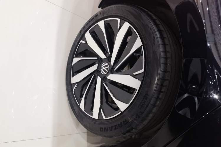 Used Volkswagen Passat 2022 330TSI Starry Elite Edition Right Rear Wheel Hub