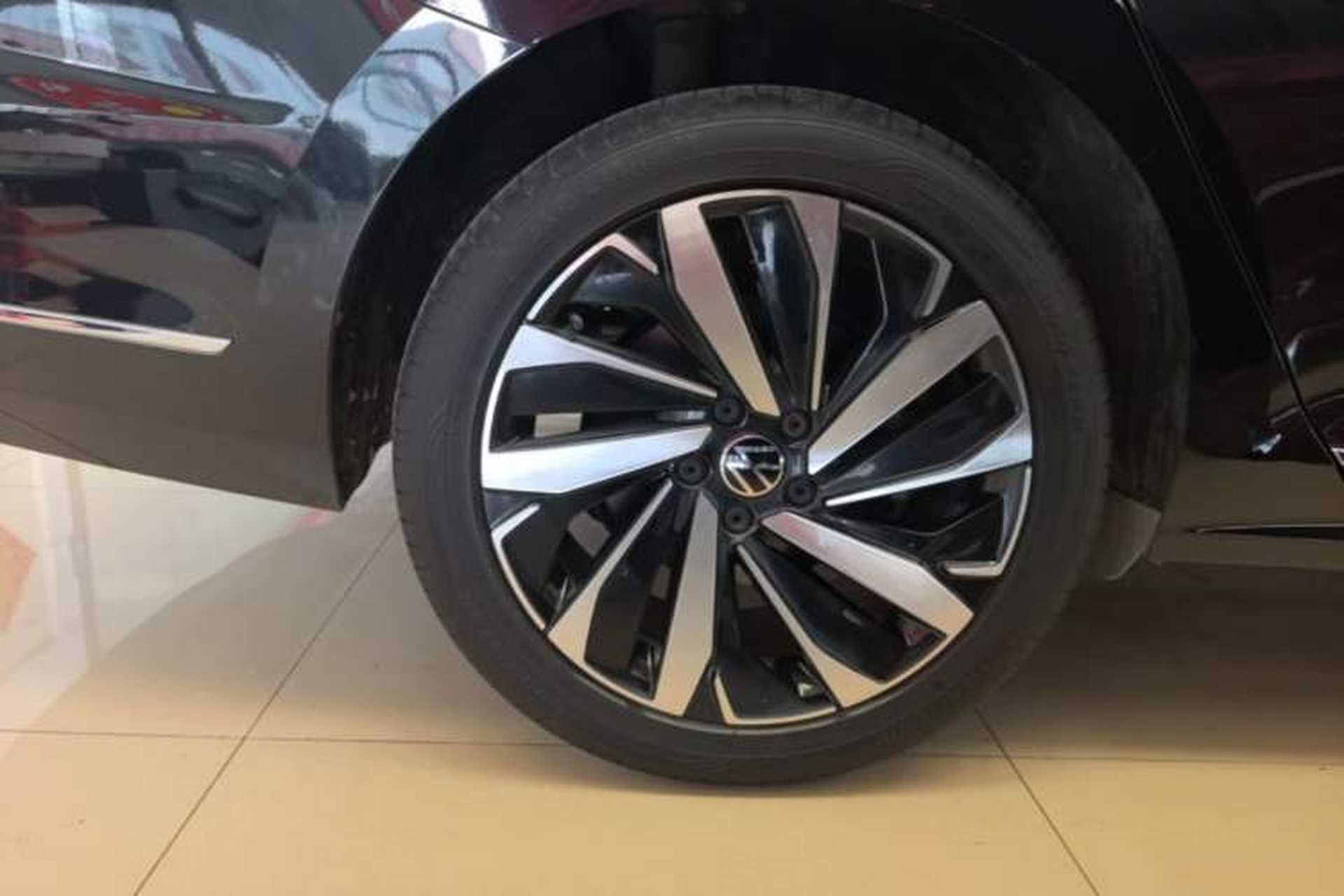 Used Volkswagen Passat 2022 330TSI Starry Elite Edition Right Rear Wheel Hub