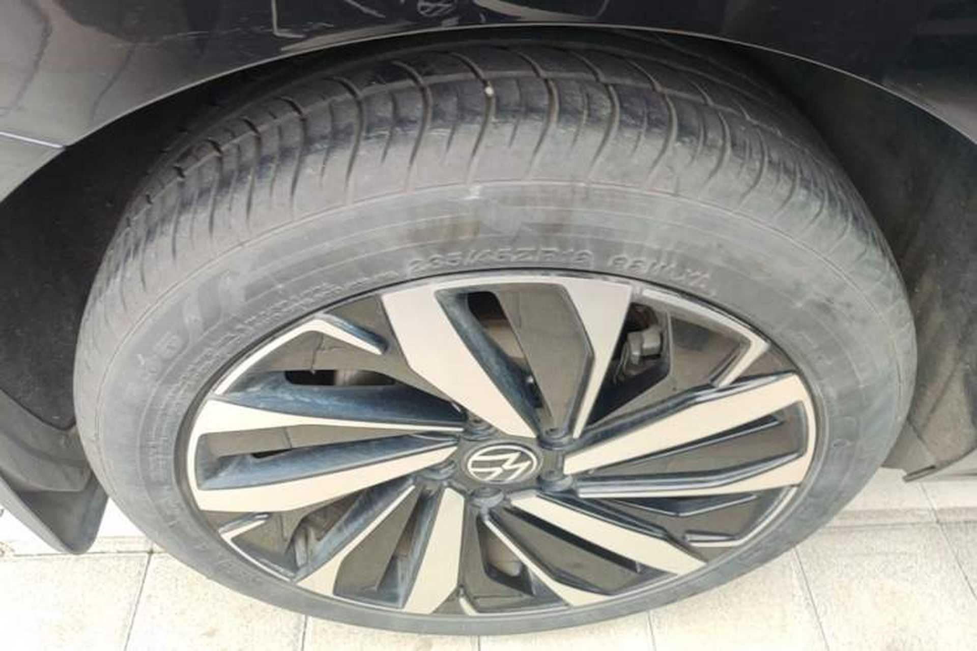 Used Volkswagen Passat 2022 330TSI Luxury Edition Right Rear Wheel Hub