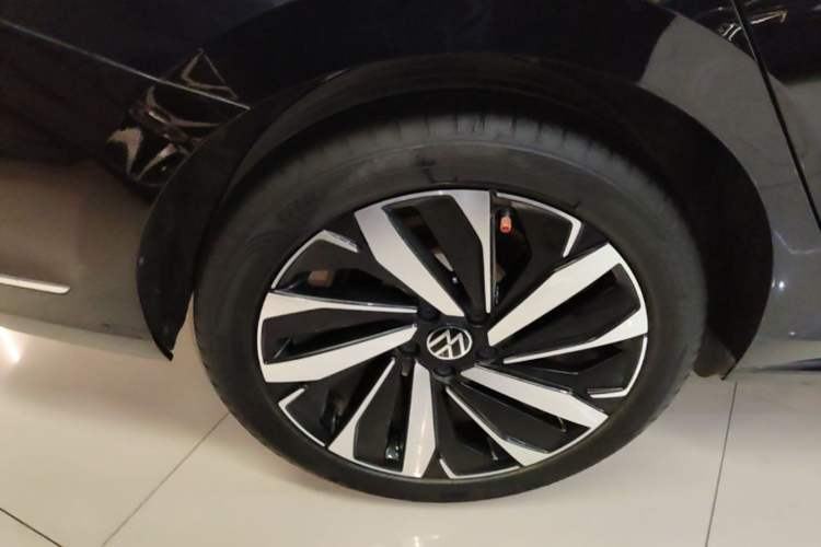 Used Volkswagen Passat 2022 330TSI Starry Elite Edition Custom Version Right Rear Wheel Hub