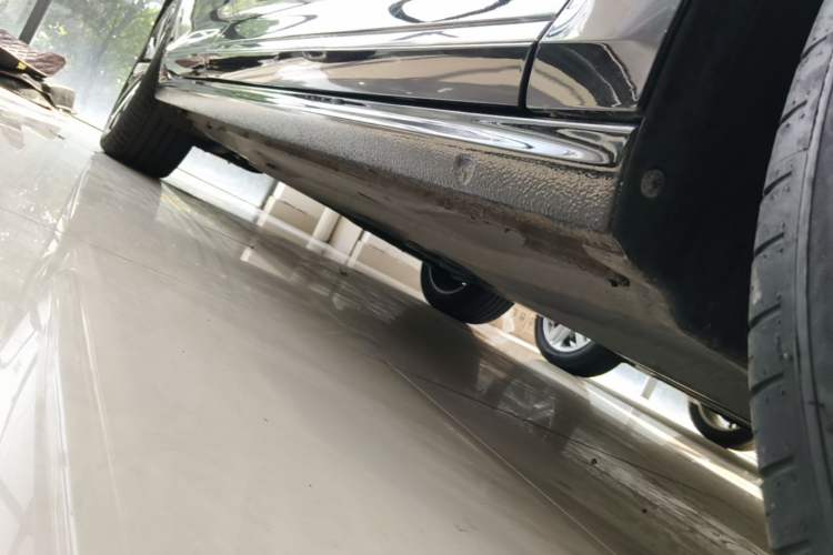 Used Volkswagen Passat 2022 330TSI Starry Luxury Edition – Exclusive Special Edition Right Side Sill