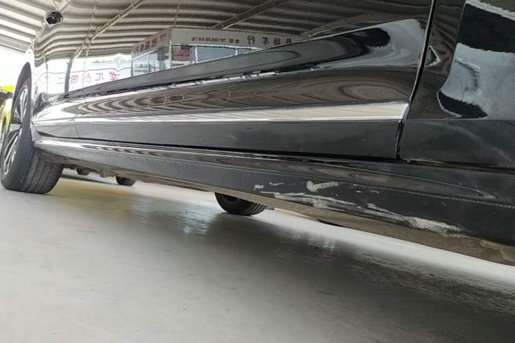 Used Volkswagen Passat 2022 330TSI Elite Edition Right Side Sill