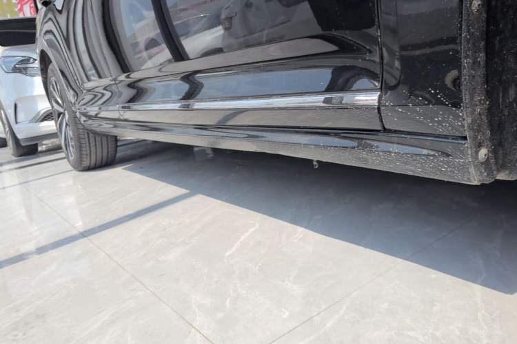 Used Volkswagen Passat 2022 330TSI Starry Luxury Edition Right Side Sill