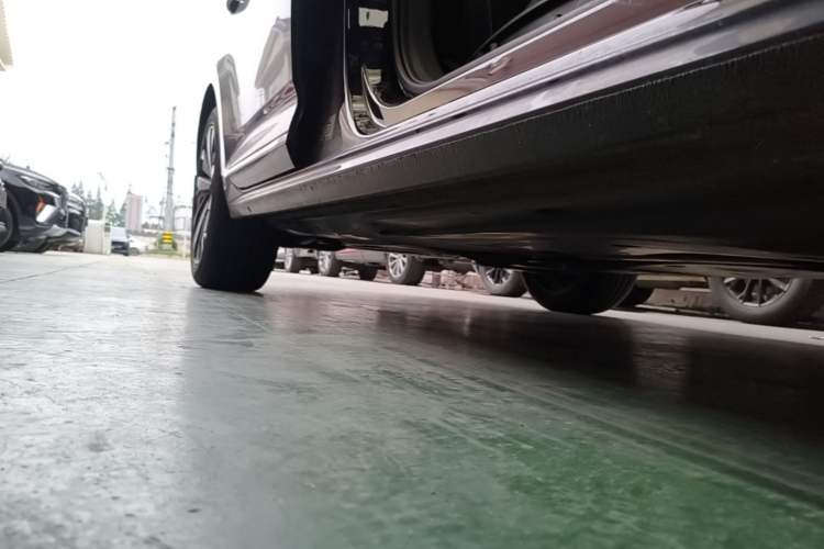 Used Volkswagen Passat 2022 330TSI Elite Edition Right Side Sill